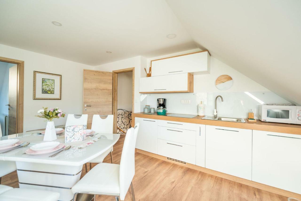 Apartmaji Urska Laško Exteriér fotografie
