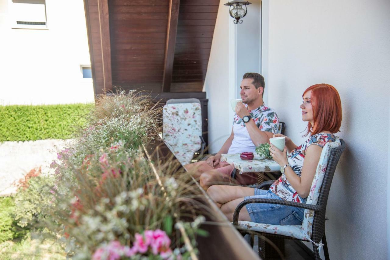 Apartmaji Urska Laško Exteriér fotografie