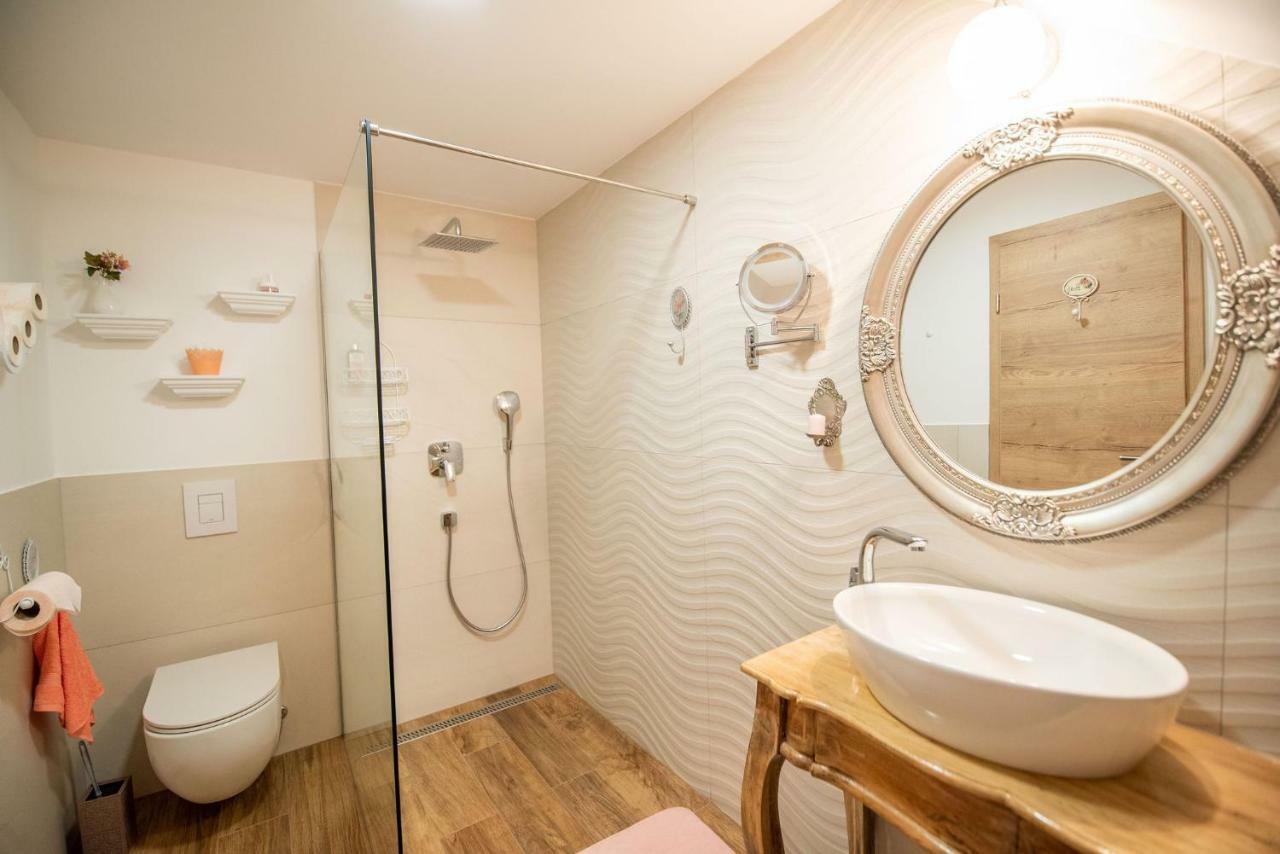 Apartmaji Urska Laško Exteriér fotografie